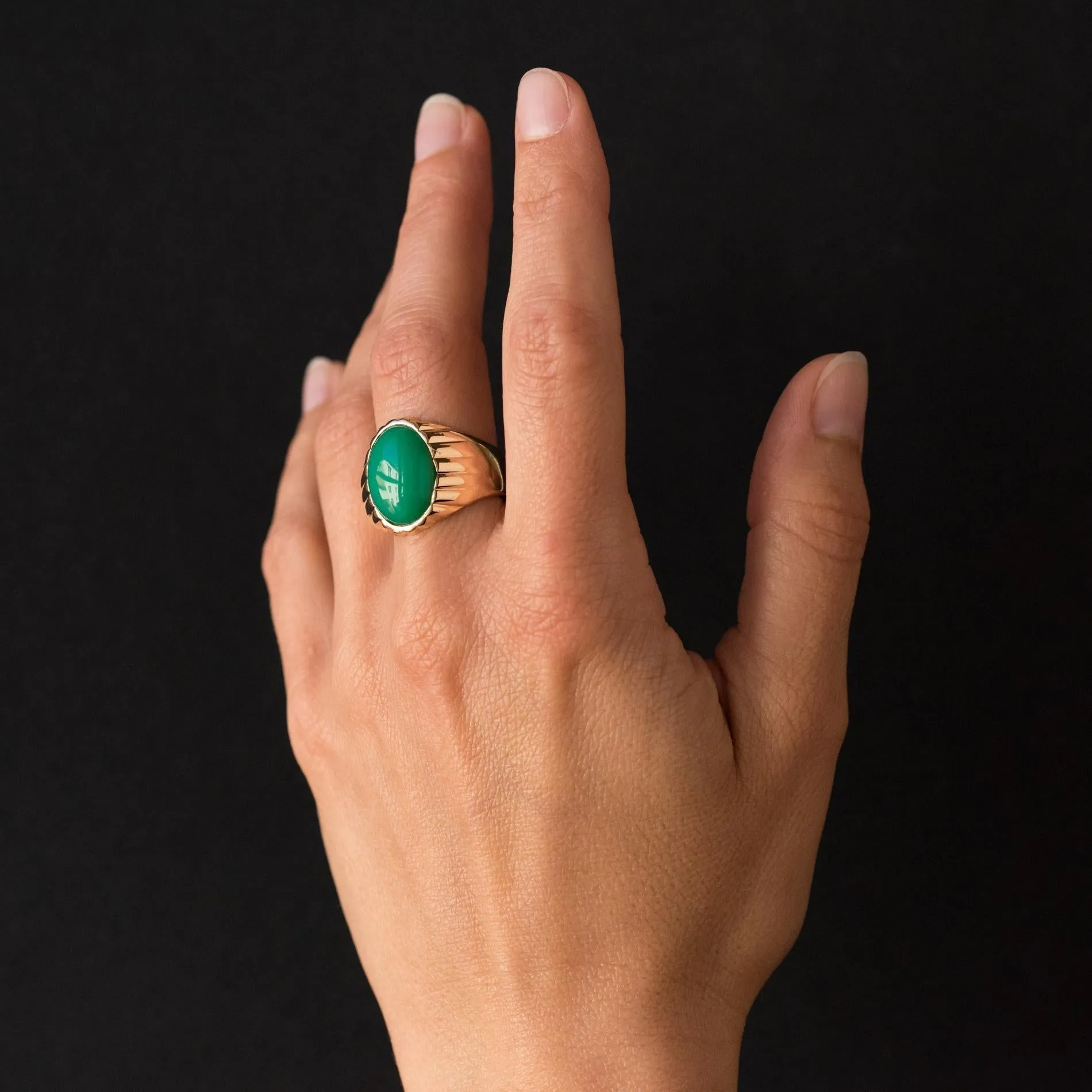 1960s 6 Carat Chrysoprase 18 Karat Yellow Gold Signet Ring