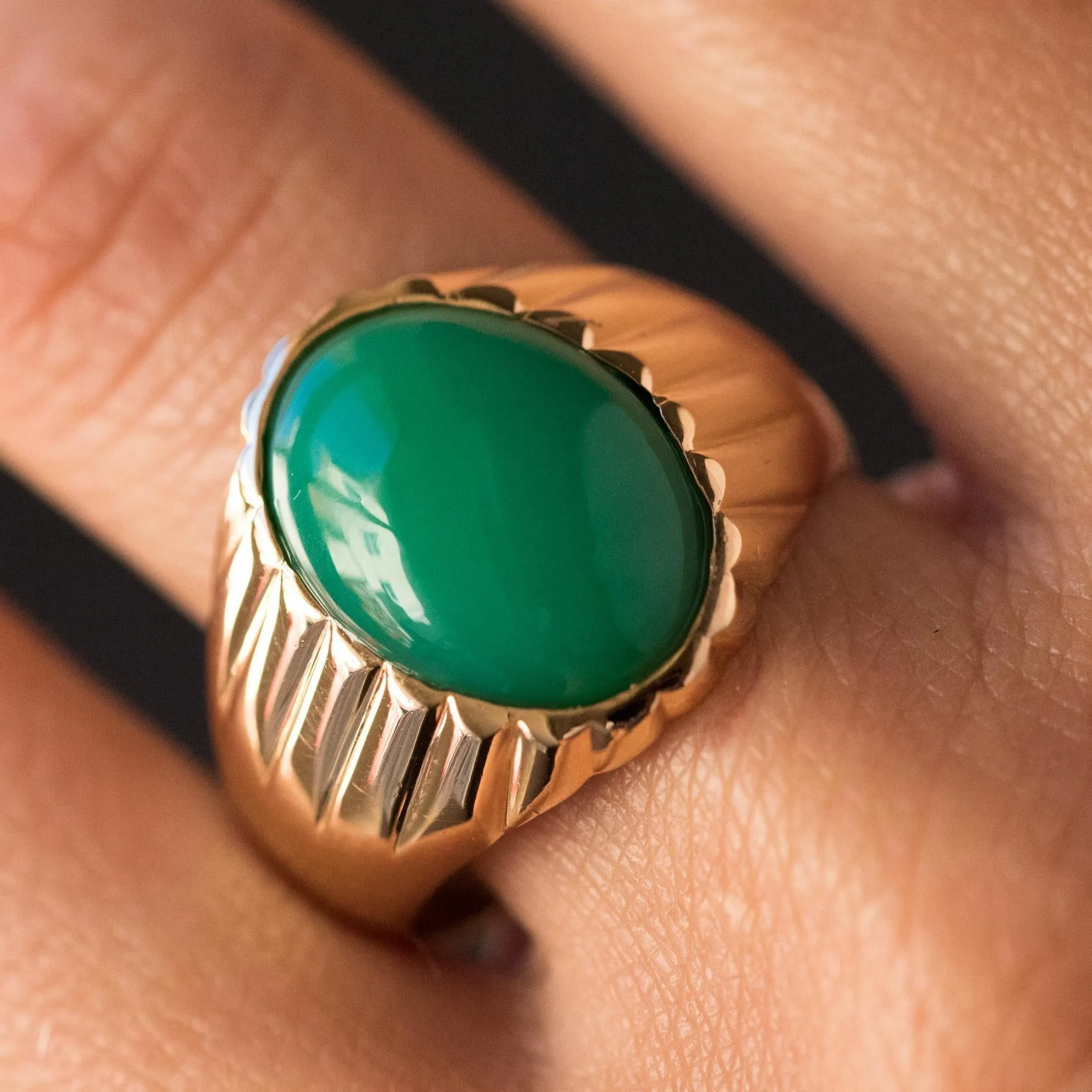 1960s 6 Carat Chrysoprase 18 Karat Yellow Gold Signet Ring