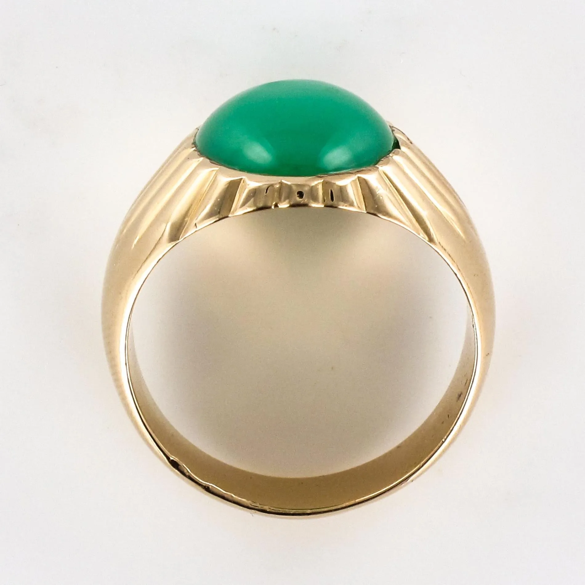 1960s 6 Carat Chrysoprase 18 Karat Yellow Gold Signet Ring