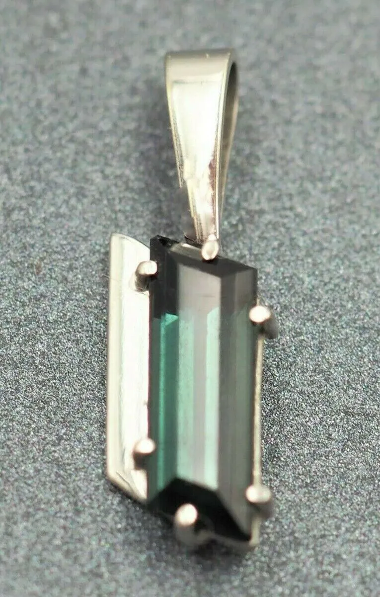 9ct White Gold Teal Blue Sapphire Pendant