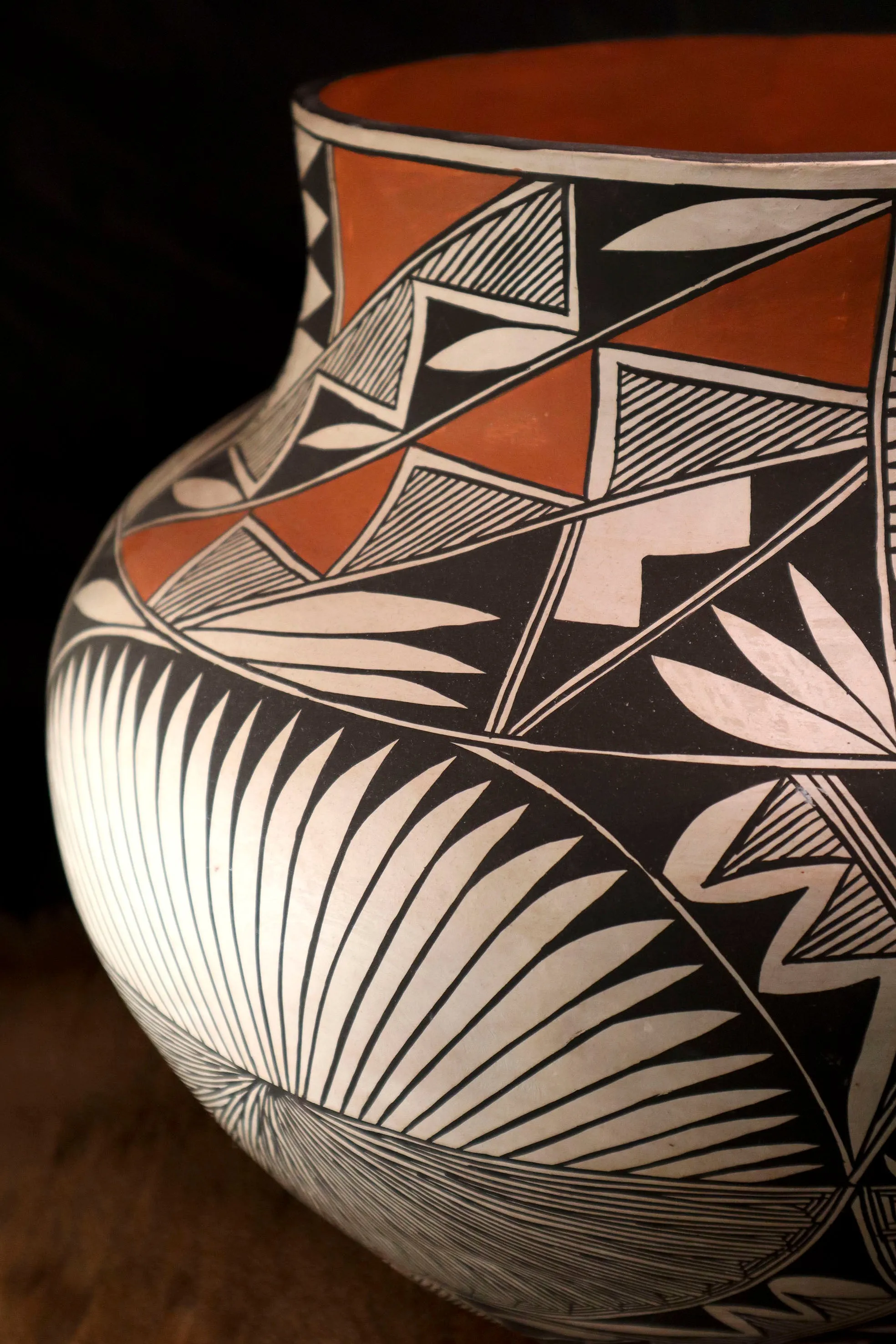 Acoma Water Jar by Ruby Shroulate