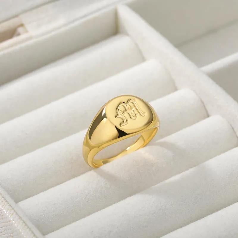 Sadie Monogrammed Signet Ring