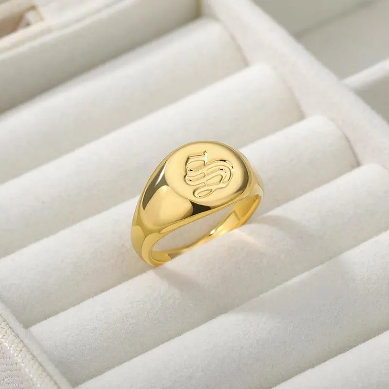 Sadie Monogrammed Signet Ring