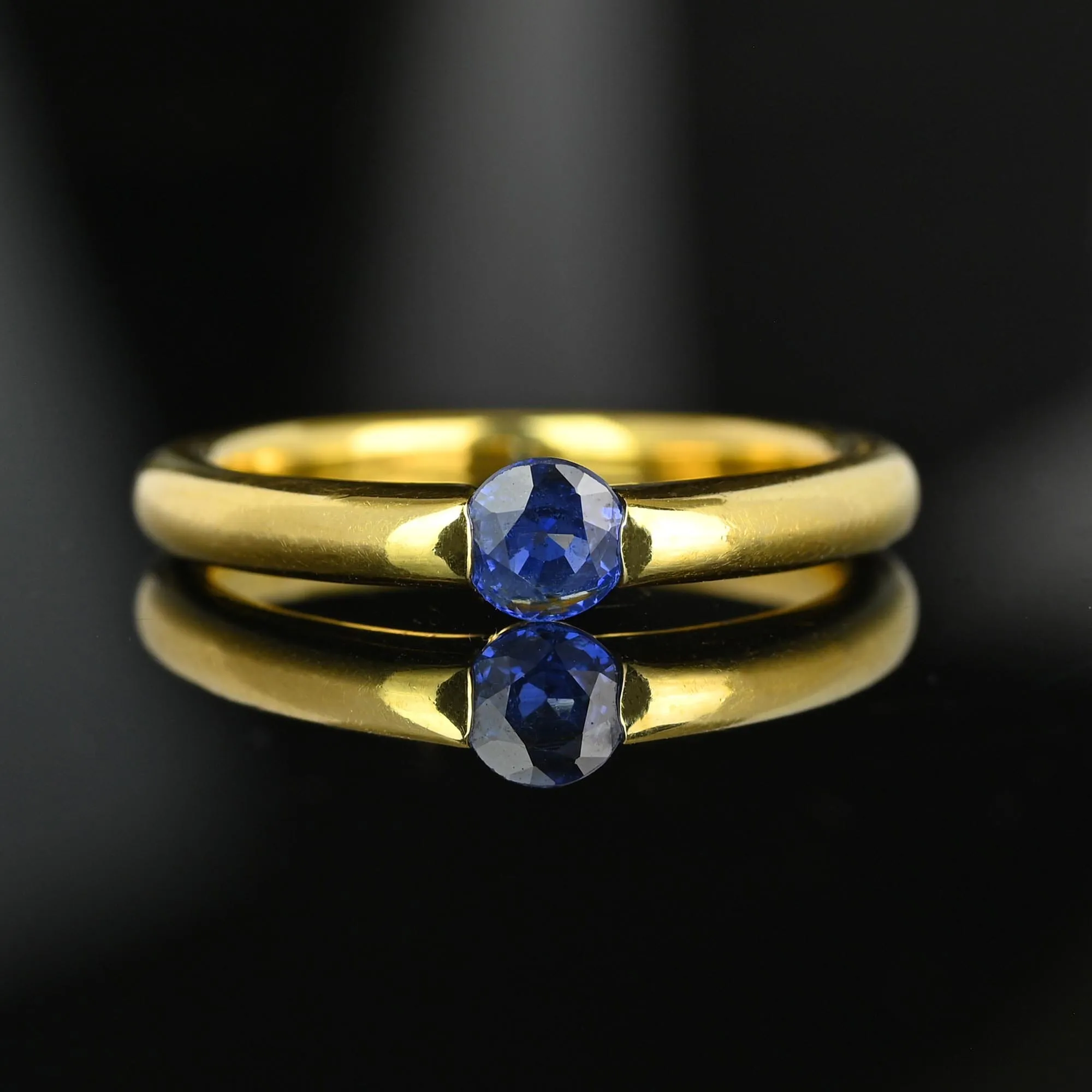 Vintage 18K Gold Donut Band Sapphire Ring