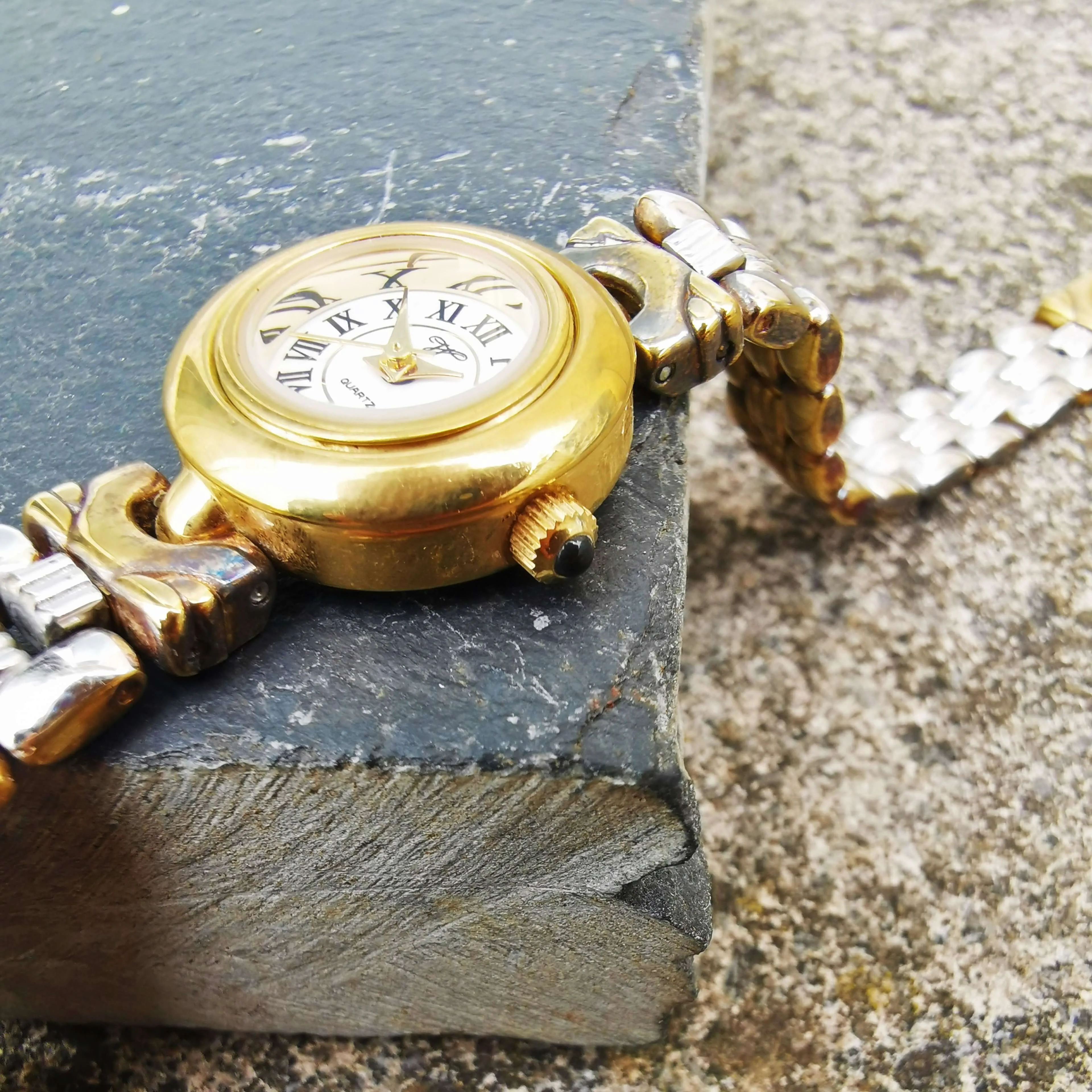 Vintage Women's Cocktail Worthington Gold And Silver Watch With Reversible Bracelet