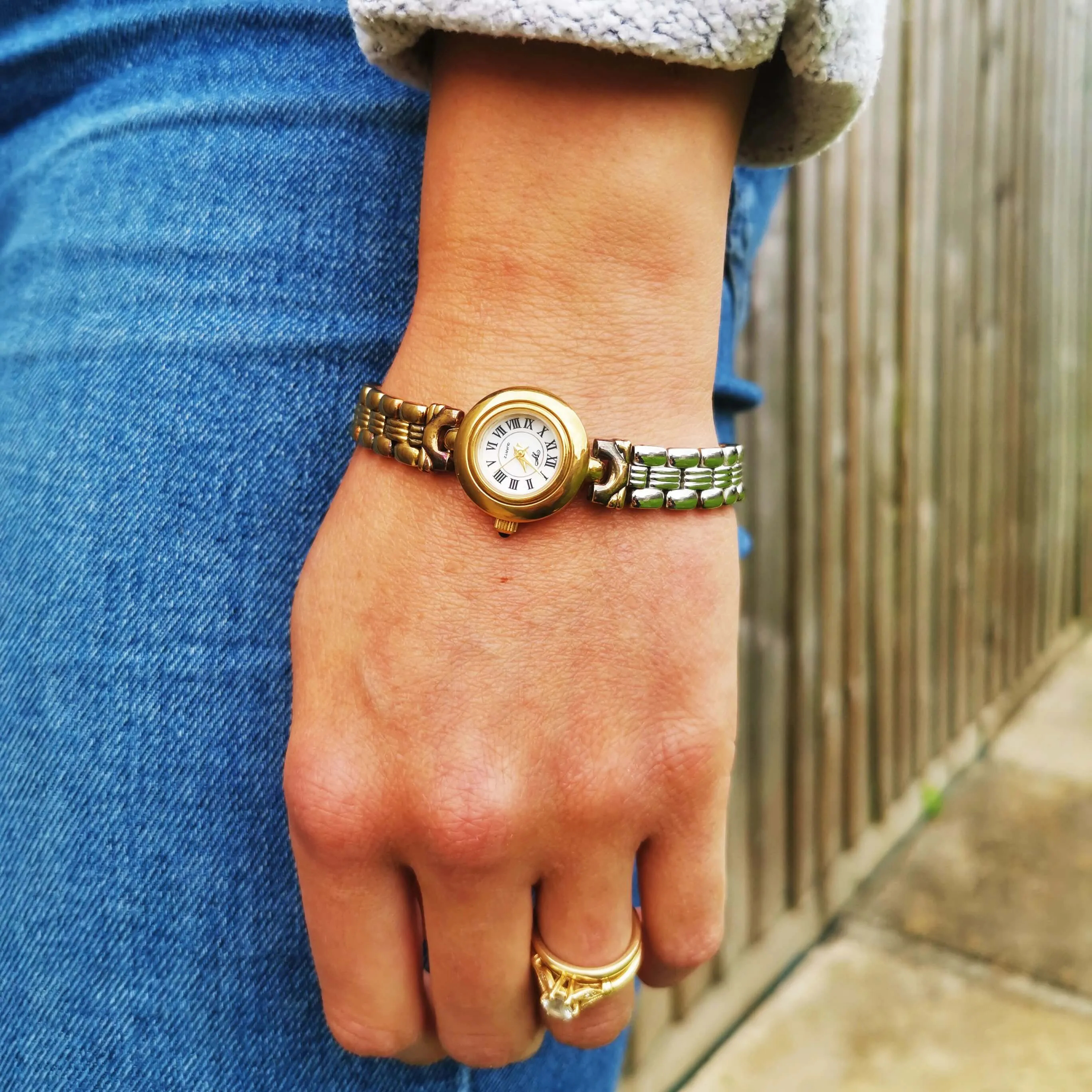 Vintage Women's Cocktail Worthington Gold And Silver Watch With Reversible Bracelet